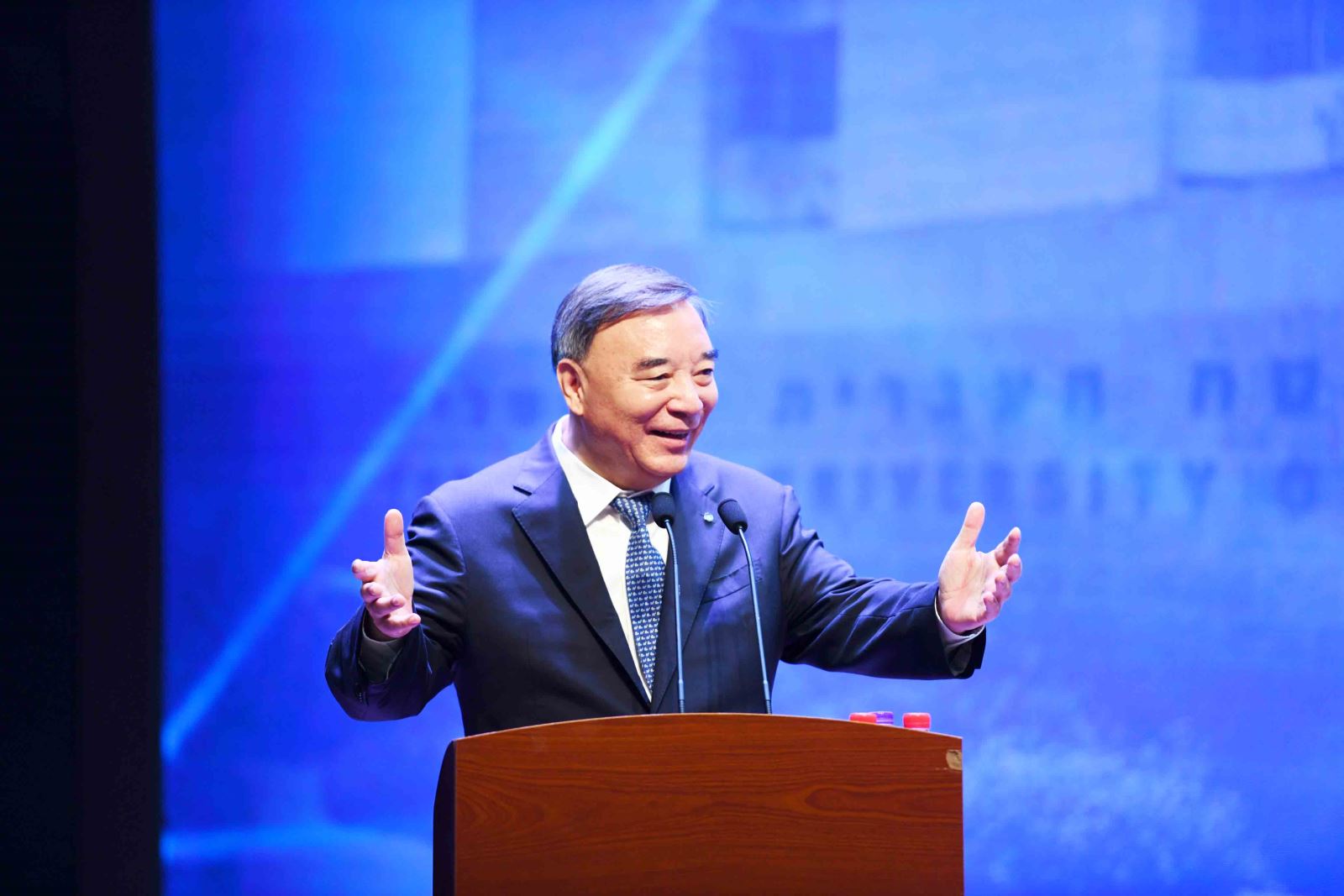 6686���� - ��ͨ�ײ�ȫ������������������