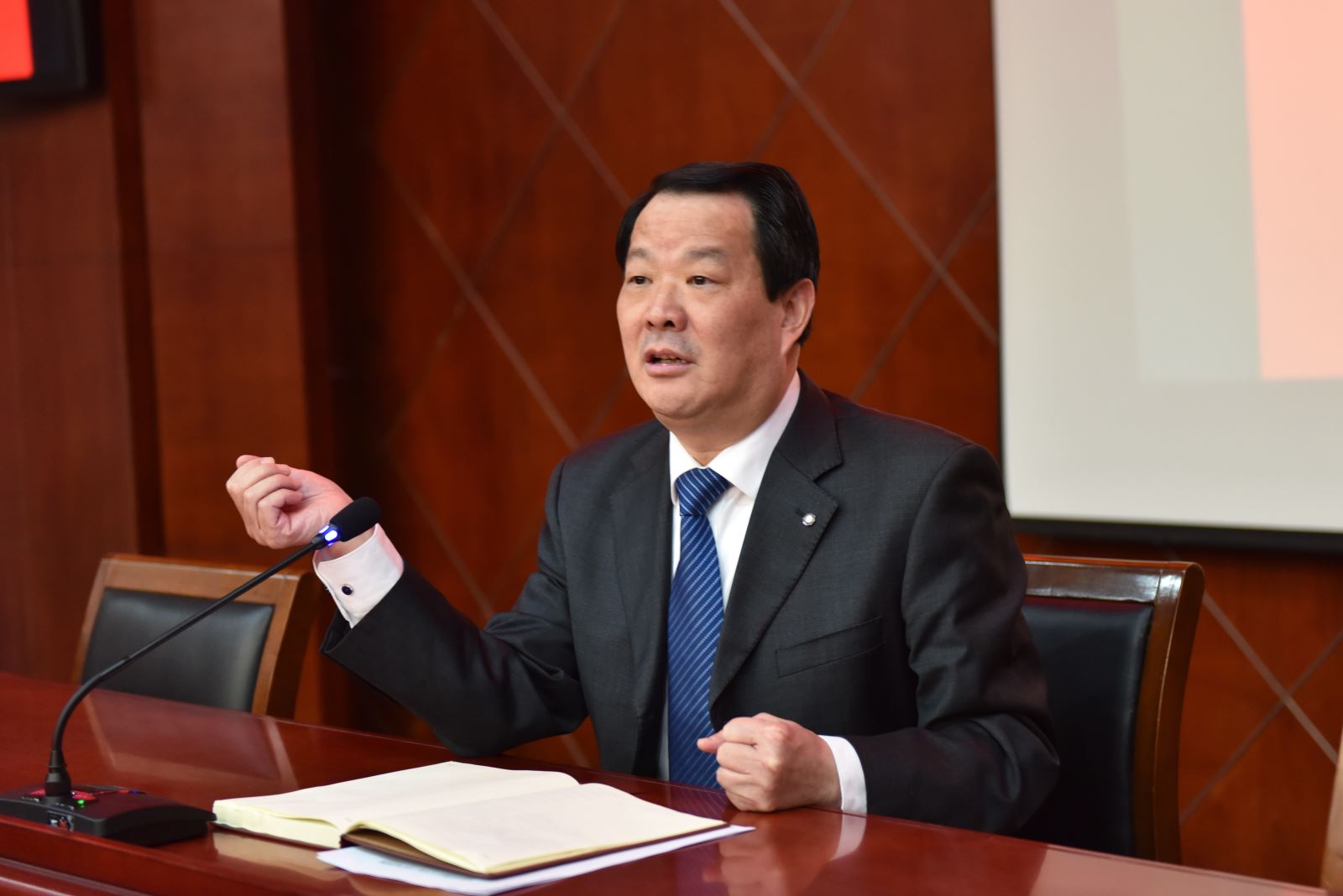 6686���� - ��ͨ�ײ�ȫ������������������